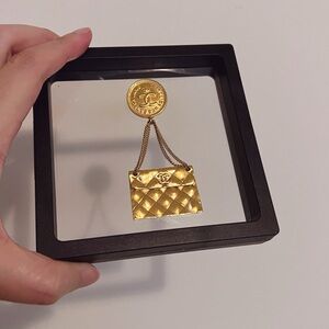 CHANEL CC Vintage Quilted Bag Motif Brooch Pin 24k Gold Plated 93P